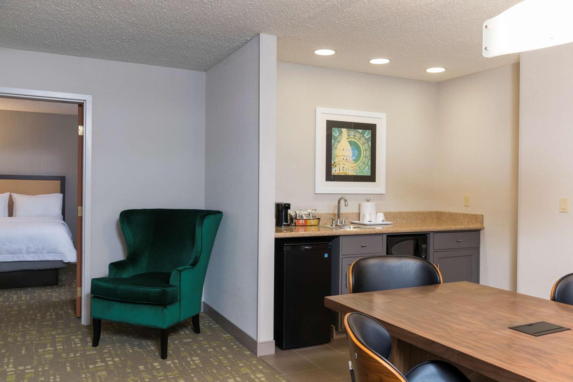 Hampton Inn & Suites East Lansing Okemos Esterno foto