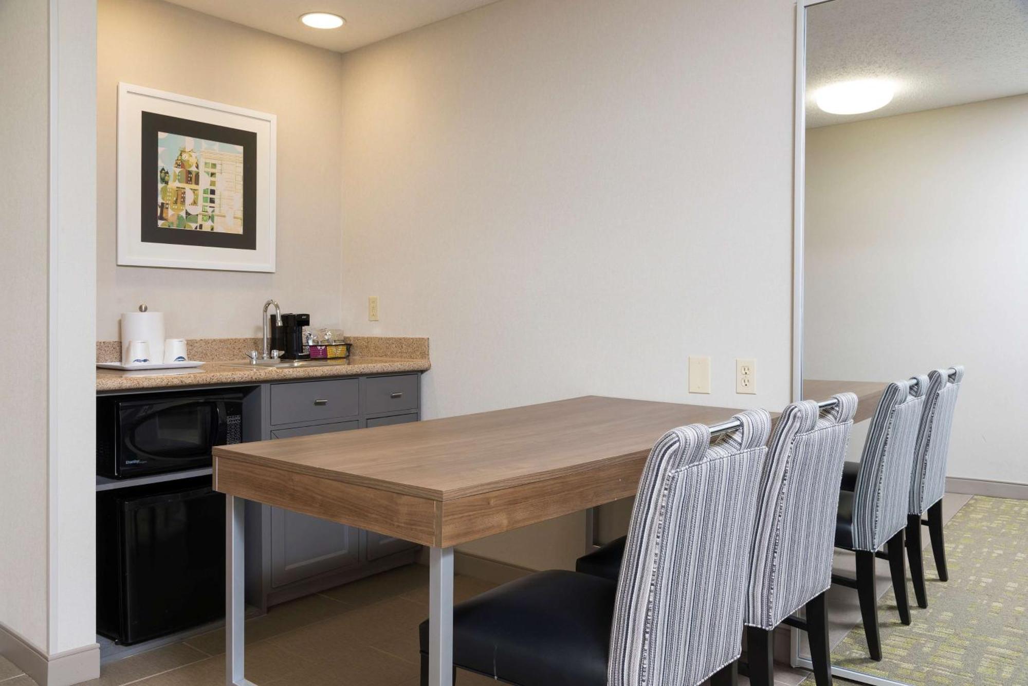 Hampton Inn & Suites East Lansing Okemos Esterno foto